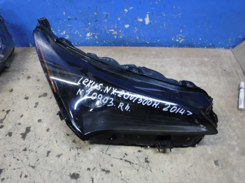 Фара правая Lexus NX200