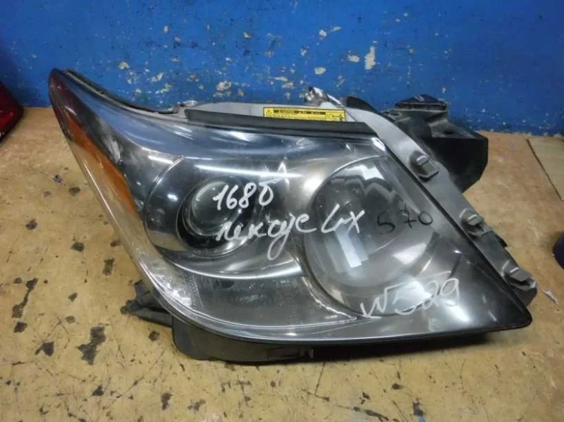 Фара правая Lexus LX570