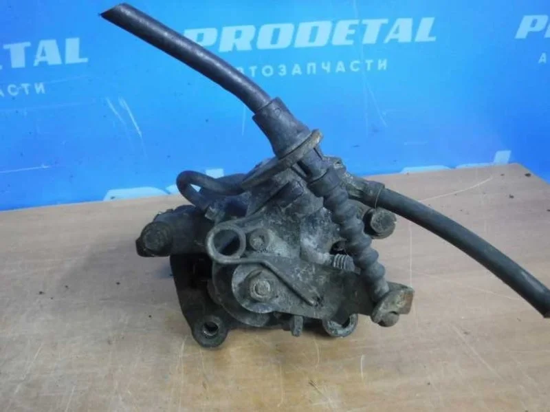 Суппорт тормозной задний правый Volkswagen Jetta