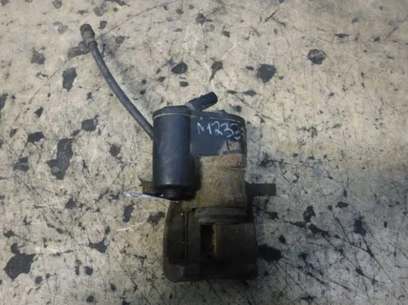 Суппорт тормозной задний левый Audi Q3 8U