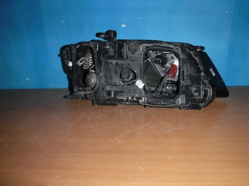 Фара левая Audi Q5 8R