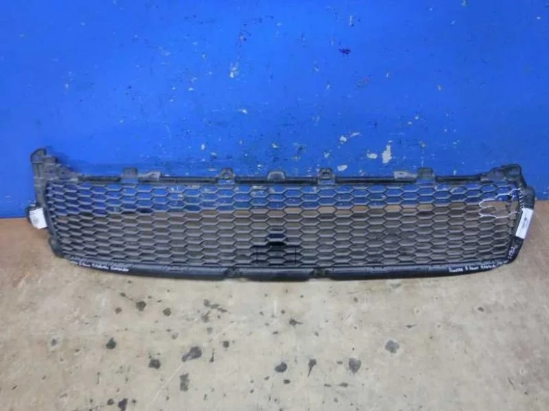 Решетка в бампер Mitsubishi Outlander XL CW