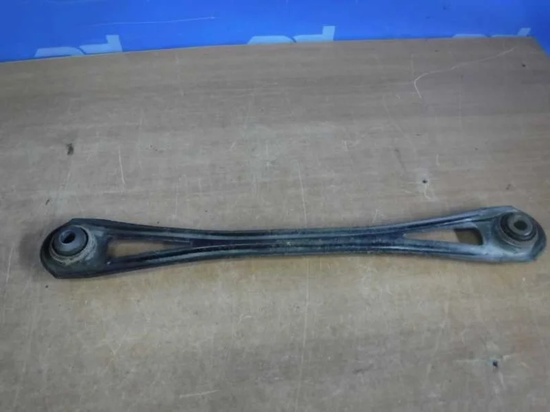 Рычаг поперечный задний Volkswagen Touareg