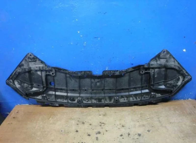 Пыльник двигателя центральный Lexus RX350