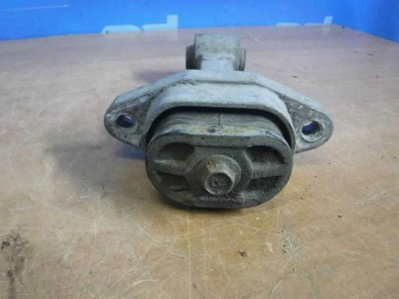 Опора двигателя задняя Hyundai Solaris