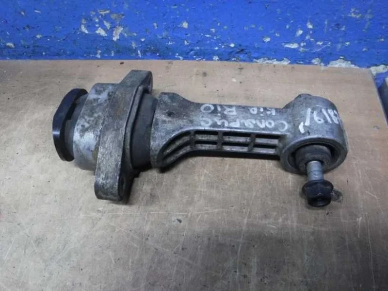 Опора двигателя задняя Kia Rio