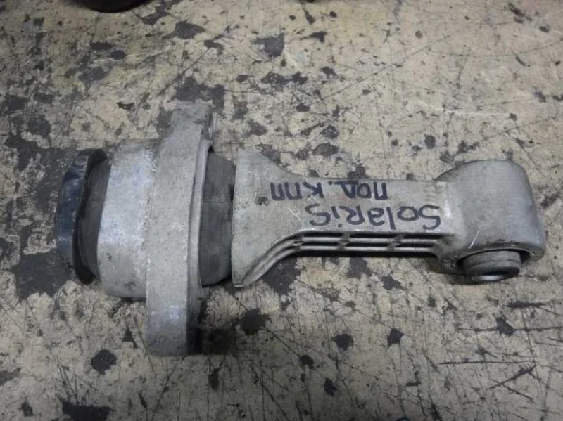 Опора двигателя задняя Hyundai Solaris