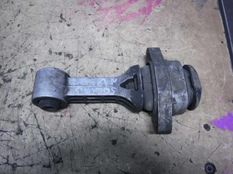 Опора двигателя задняя Hyundai Solaris