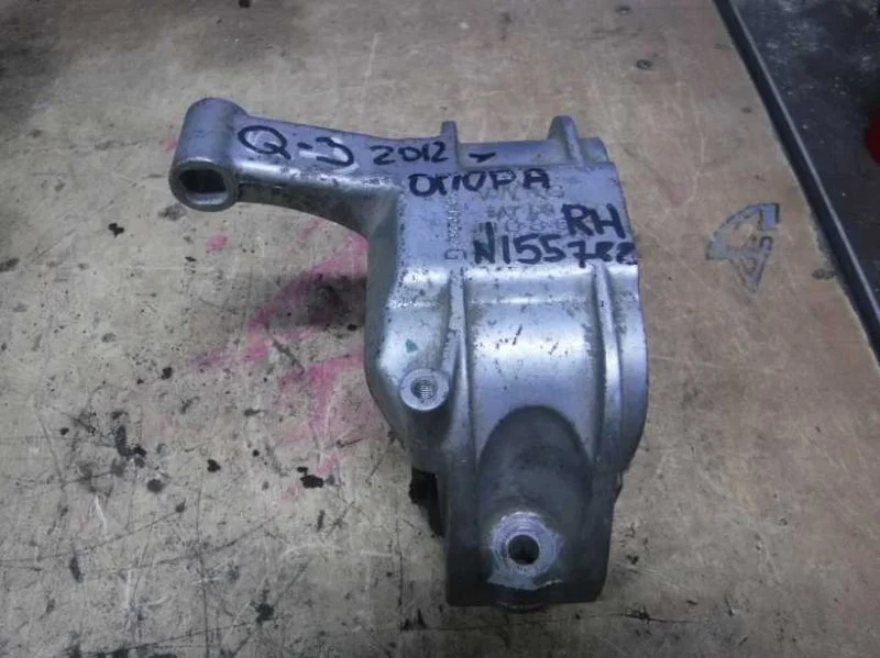 Опора двигателя правая Volkswagen Tiguan