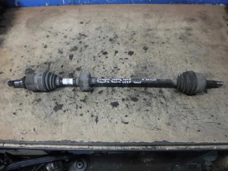 Полуось передний правый Toyota Yaris