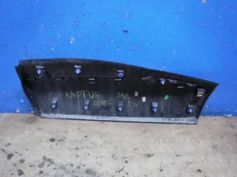 Накладка двери задняя правая Renault Kaptur