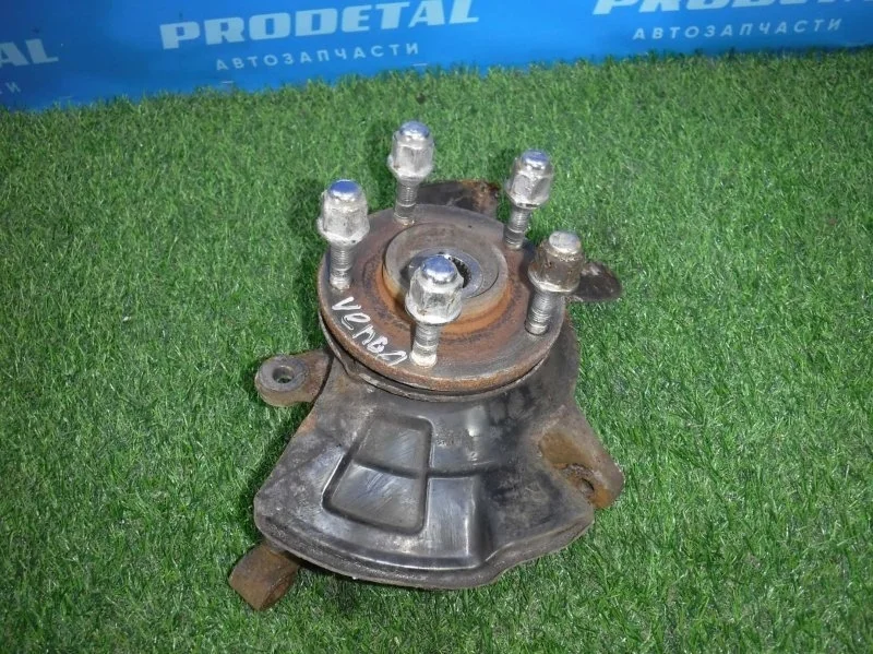 Кулак поворотный передний правый Kia Venga