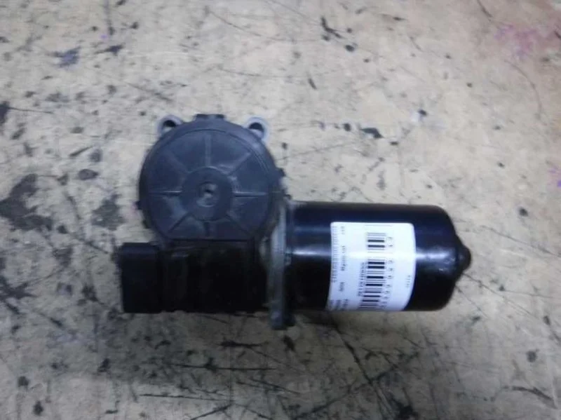 Моторчик стеклоочистителя передний Hyundai i30