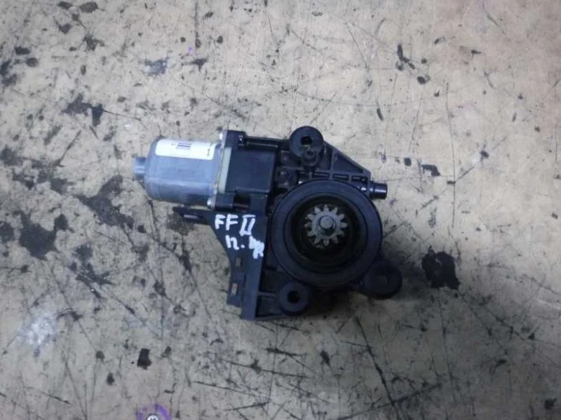 Моторчик стеклоподъемника Ford Focus 2