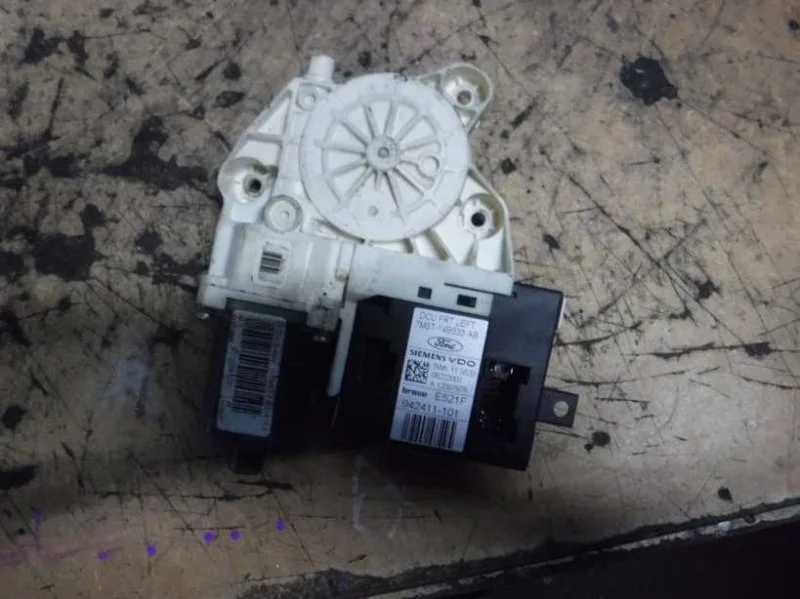 Моторчик стеклоподъемника Ford Focus 2