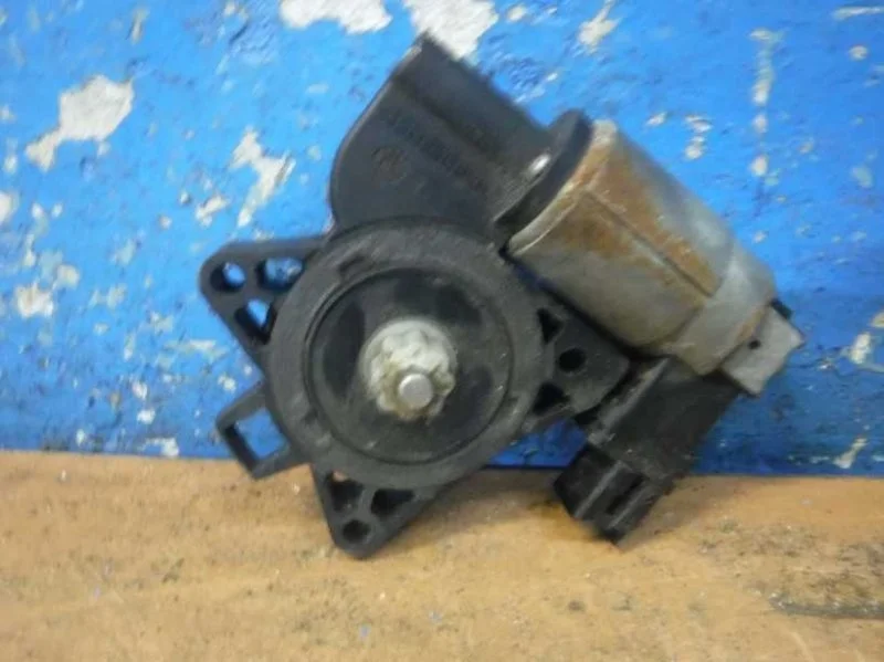 Моторчик стеклоподъемника Mazda 6 GG