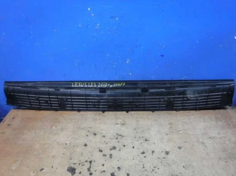 Накладка бампера задняя Lexus LX570