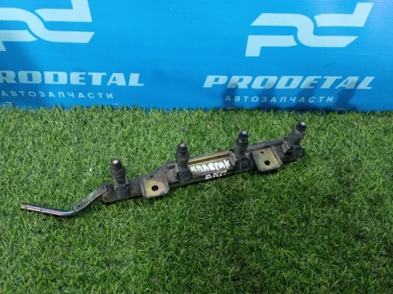 Рейка топливная (рампа) Nissan Almera Classic B10