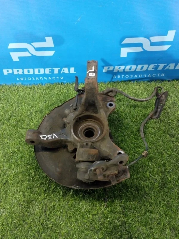 Кулак поворотный передний левый Toyota Camry V30