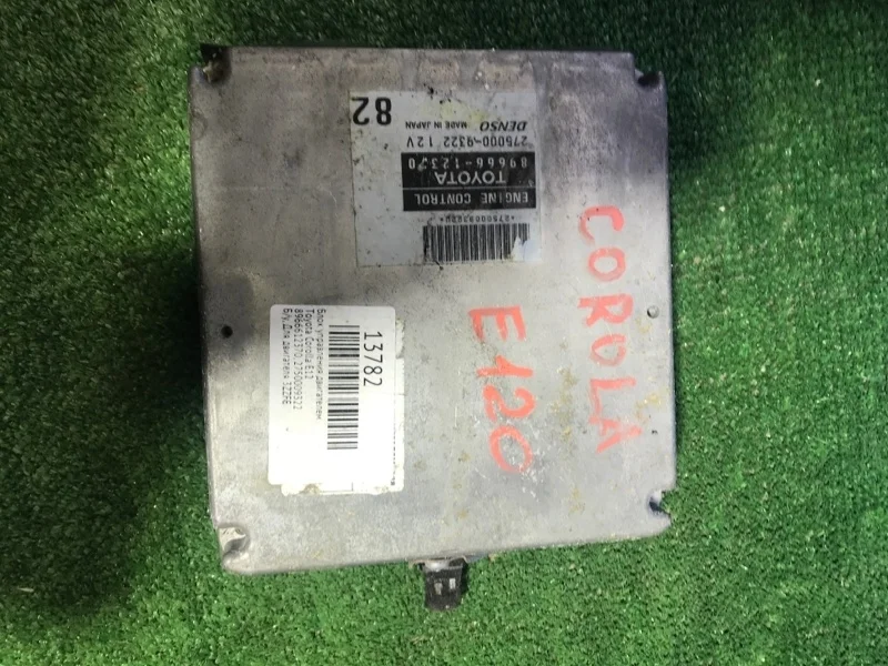 Блок управления двигателем Toyota Corolla E12