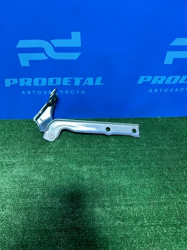 Петля капота