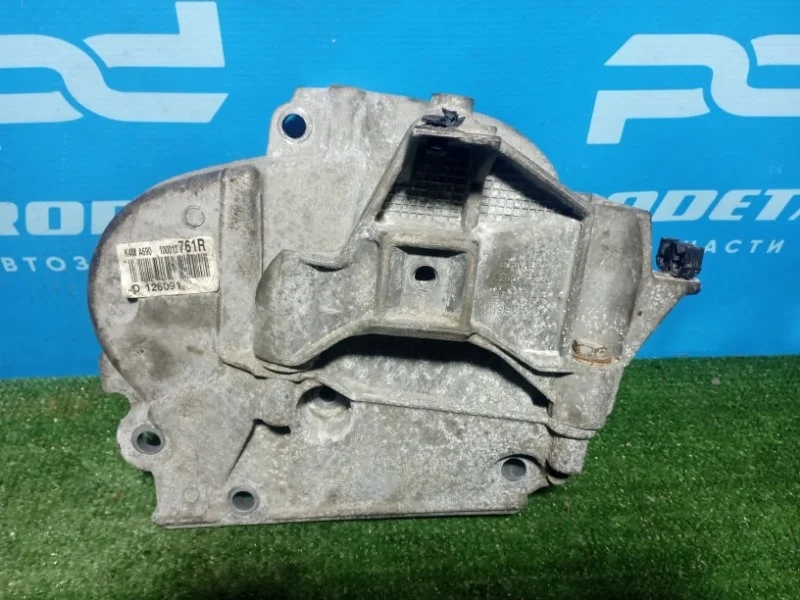 Крышка двигателя передняя Renault Sandero 1.6 16V