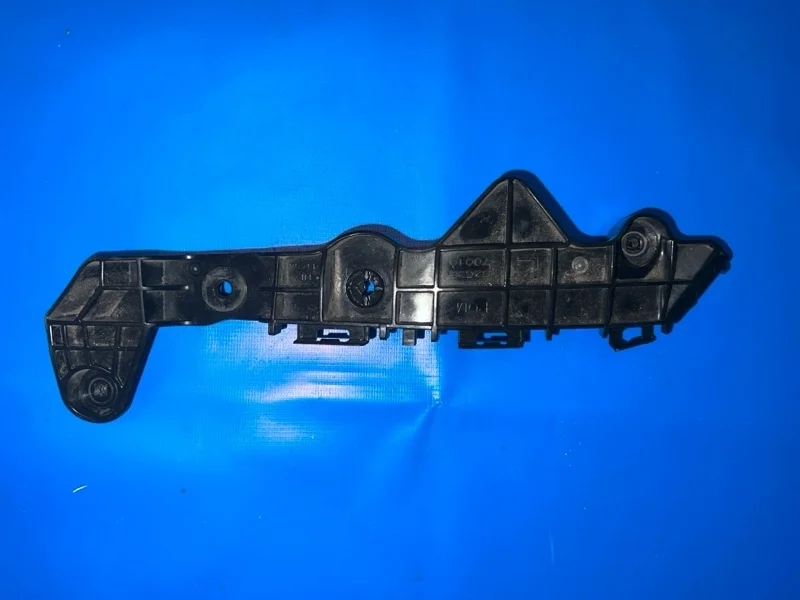 Крепление бампера переднее левое Lexus NX 2014+