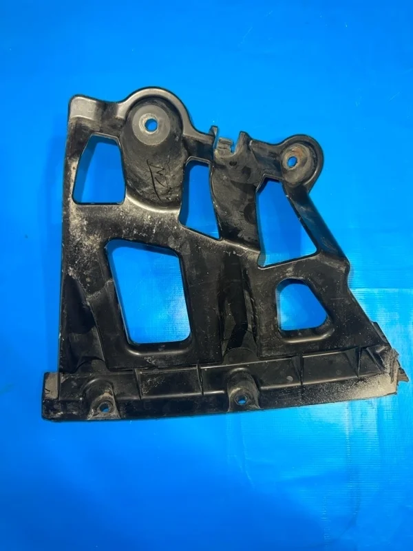 Кронштейн бампера задний левый Citroen C4 2011+