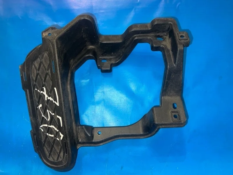 Заглушка ПТФ передняя левая Mitsubishi ASX 4B11