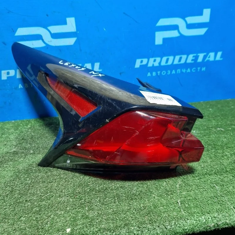 Фонарь наружный задний левый Lexus NX200