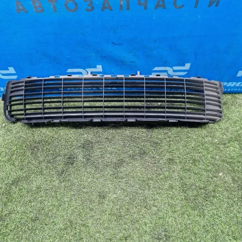 Решетка радиатора Peugeot 3008