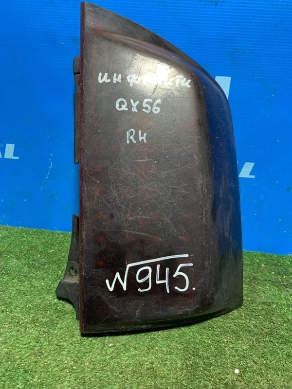 Фонарь задний правый Infiniti QX56