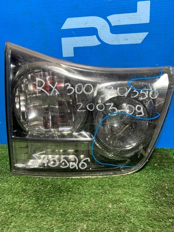 Фонарь внутренний задний левый Lexus RX300