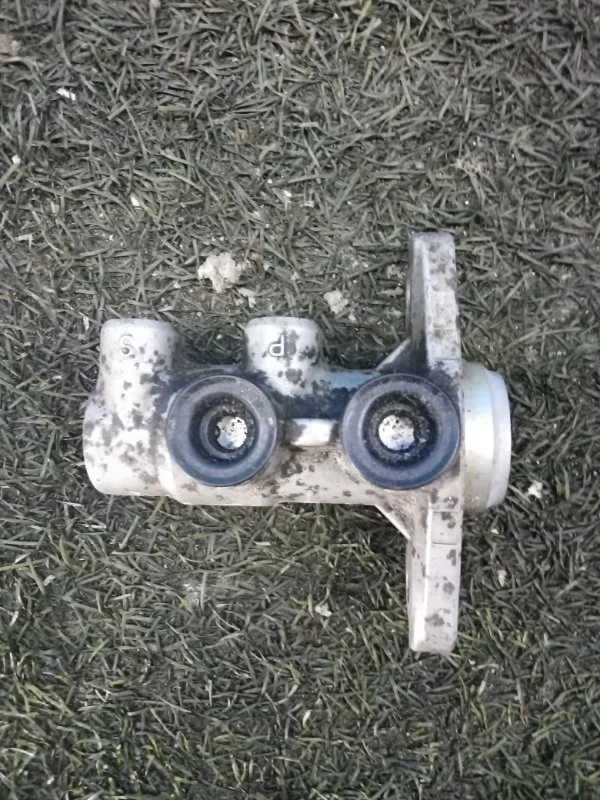 Главный тормозной цилиндр Ssang Yong