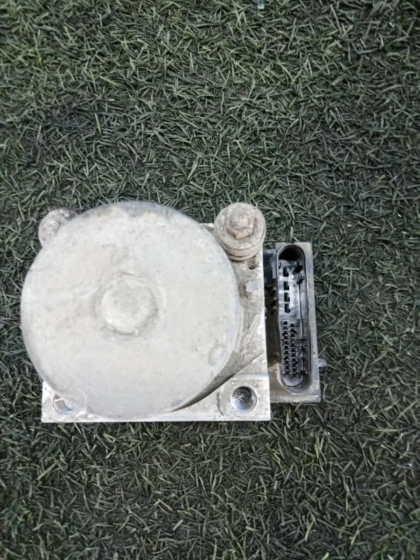 Блок ABS (насос) Nissan Primera P12 2002-2007