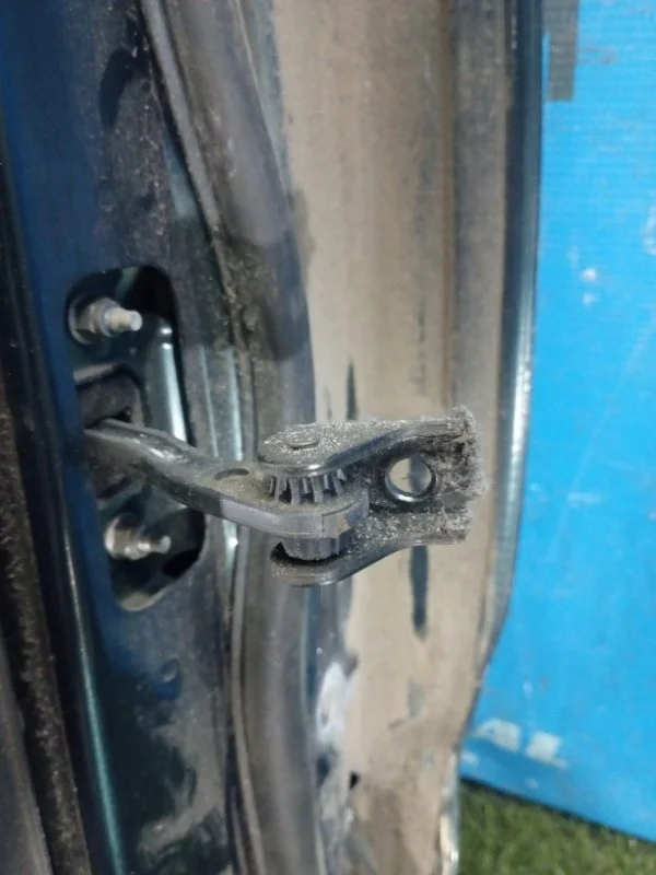 Ограничитель двери задний левый Ford C-MAX