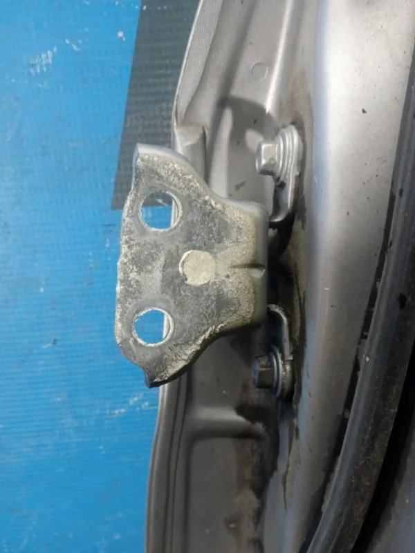 Петля двери задняя правая Chevrolet Aveo T250