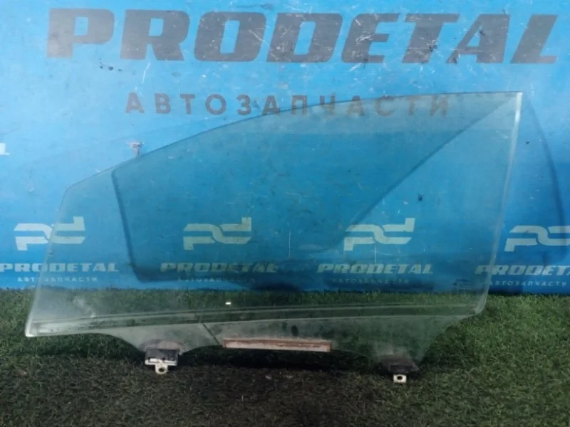 Стекло двери переднее левое Toyota Auris E15 1ZRFE