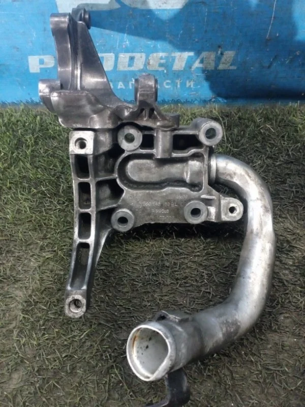 Кронштейн кондиционера Volkswagen Touareg 2010&gt;