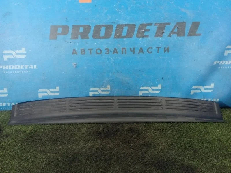 Накладка бампера задняя Lexus LX570