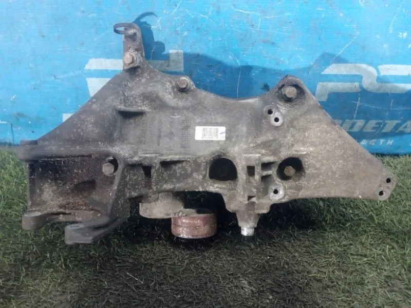 Кронштейн генератора Renault Duster КРОССОВЕР 2.0