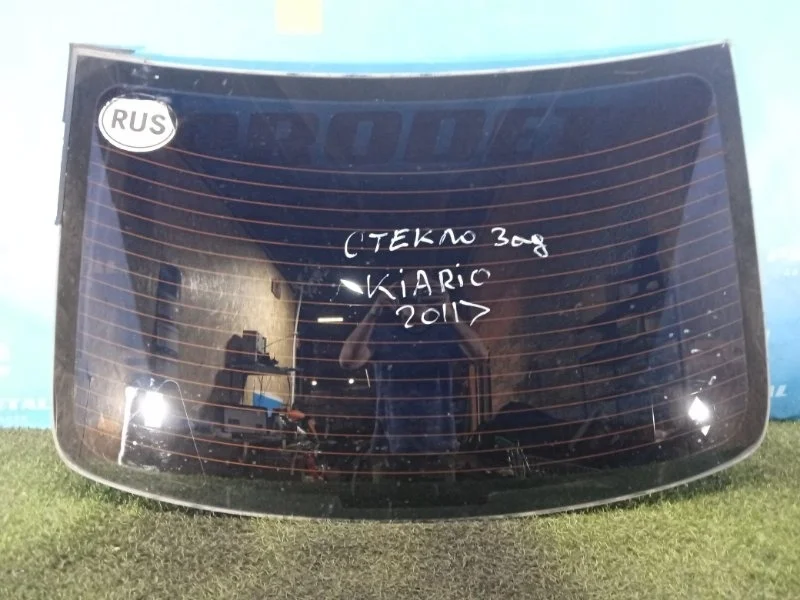 Стекло заднее Kia Rio СЕДАН G4FC 2011-2017