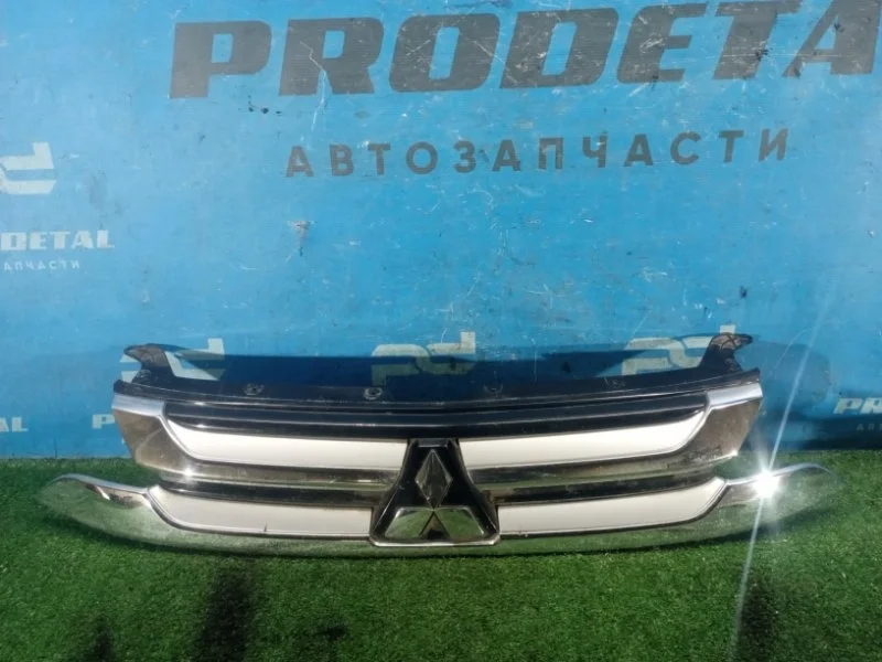 Решетка радиатора Mitsubishi Outlander GF 4B11