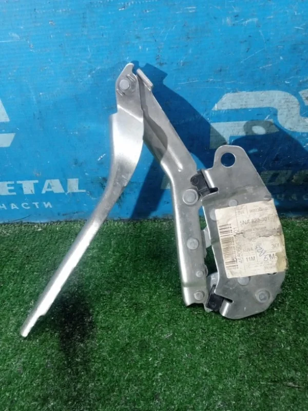 Петля капота левая Volkswagen Tiguan 2017&gt;