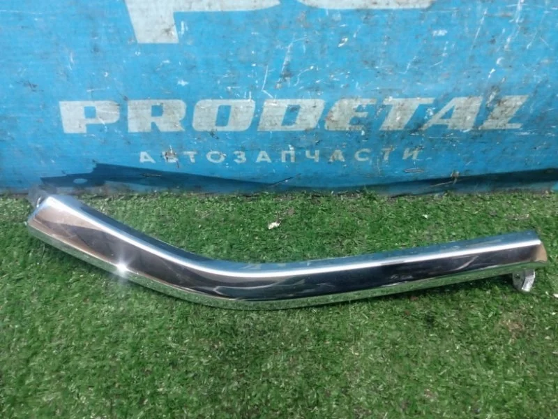 Накладка бампера передняя левая Mitsubishi