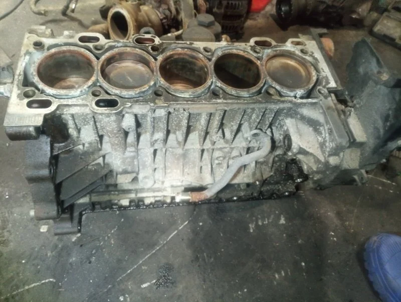 Блок цилиндров Volvo S80 B5254T 2006-2016