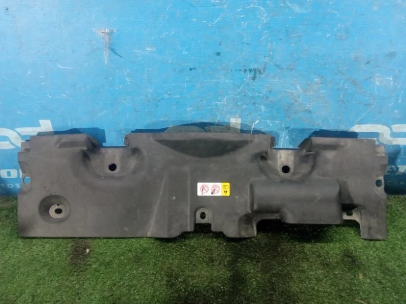 Накладка замка капота Toyota RAV4 КРОССОВЕР 2018&gt;