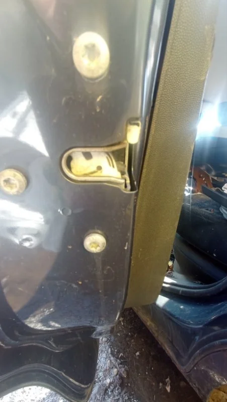 Замок двери задний левый Opel Corsa D 2006-2015