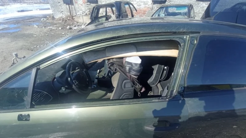 Стекло двери переднее левое Citroen C4 NFUPSA