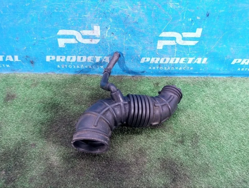 Патрубок воздушного фильтра Hyundai Grand Starex